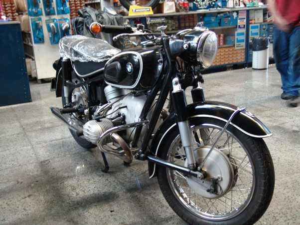 bmw-r-preta64-04.JPG